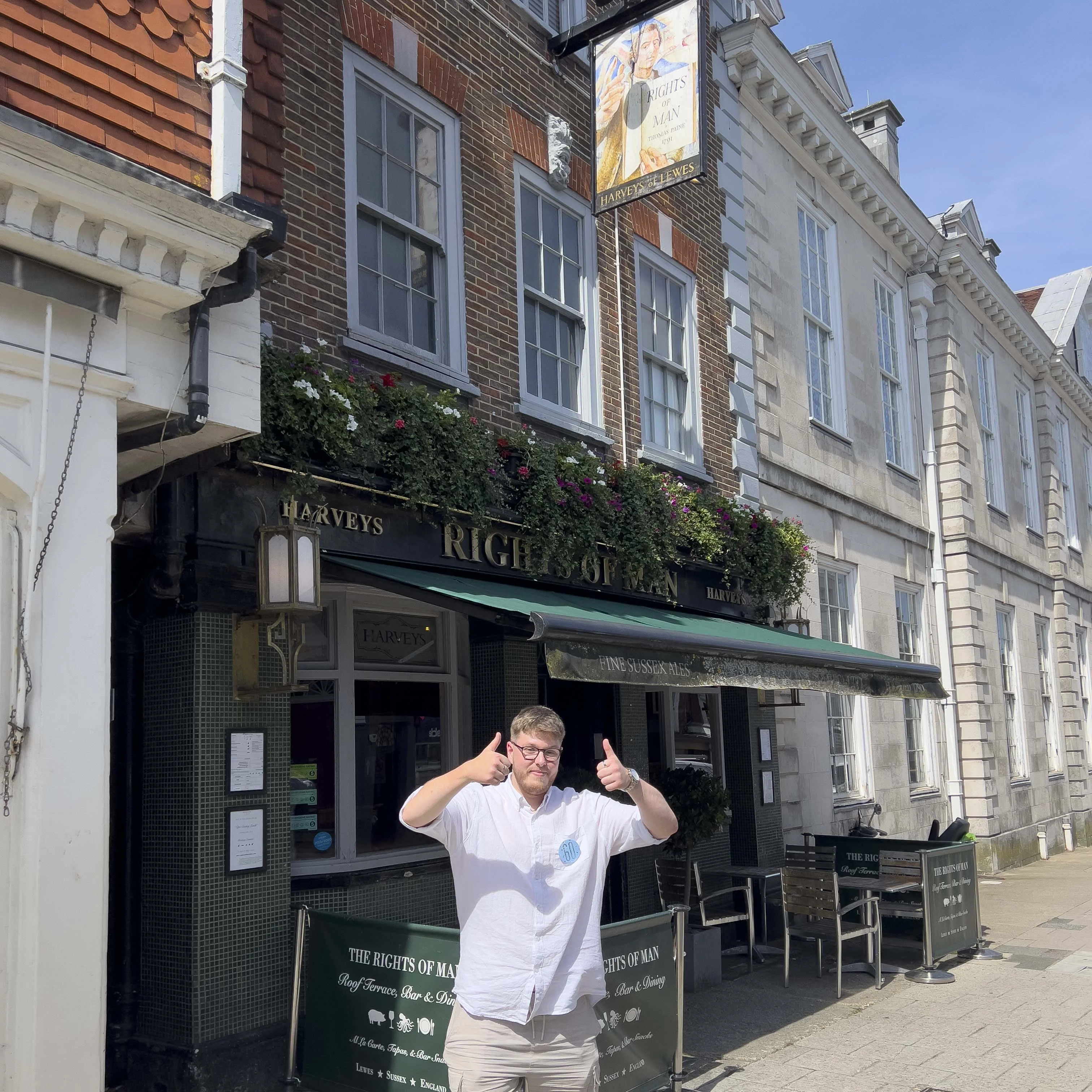 {{SECTION_3_IMAGE_ALT}}